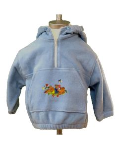 Sød lyseblå drenge anorak med bamse, og navn hvis det ønskes