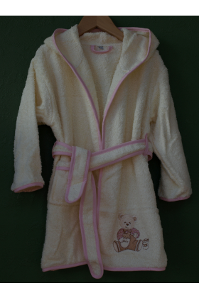 Naturfarvet pige badekåbe i frotté med lyserøde kantbånd og med bamse iført lyserød trøje, str. 3 og 4 år